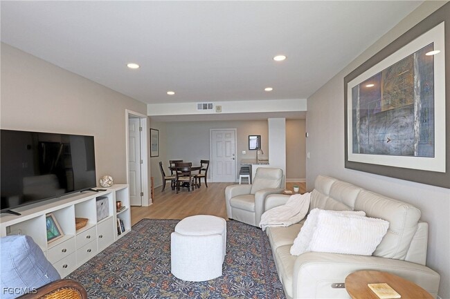 Building Photo - 2885 Palm Beach Blvd