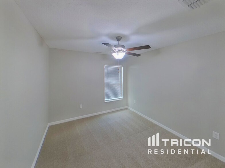 Building Photo - 10122 Crested Fringe Dr