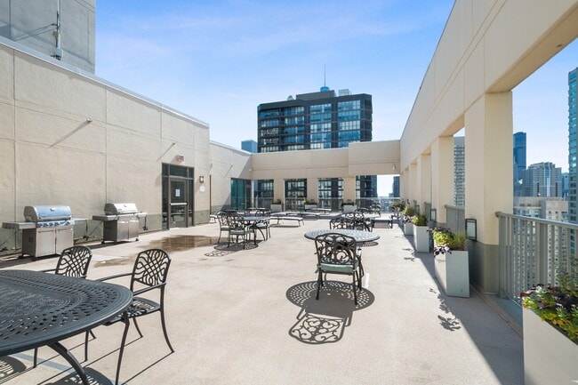 Building Photo - 2 E Erie St