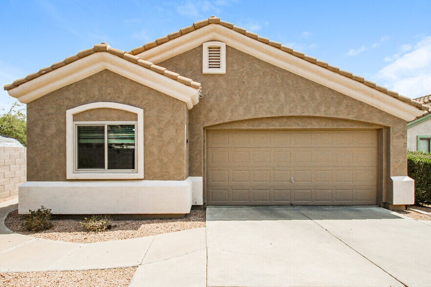 Primary Photo - 10441 E Bonnell St