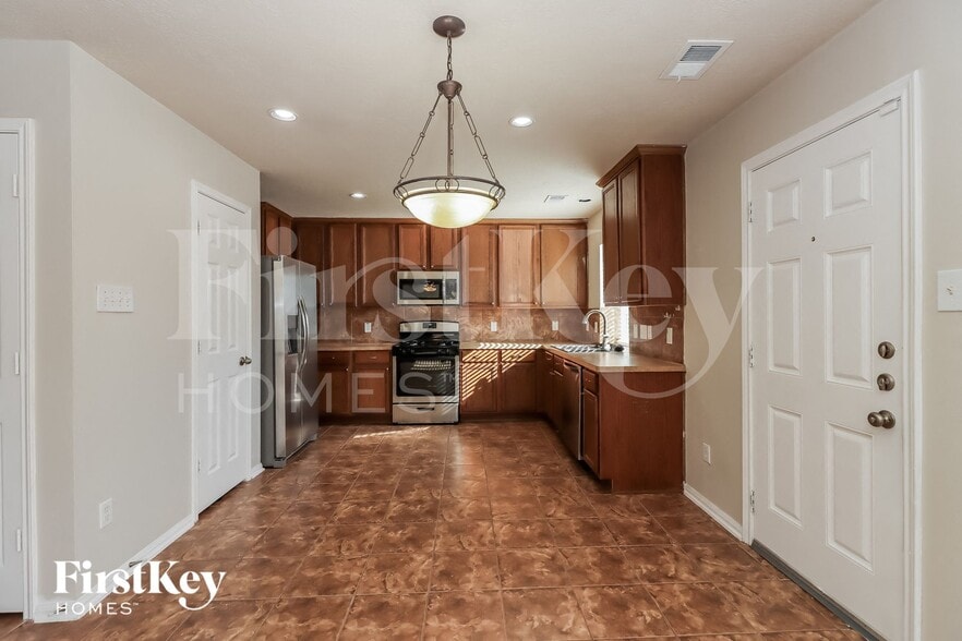 Building Photo - 19211 Sunny Leaf Ln