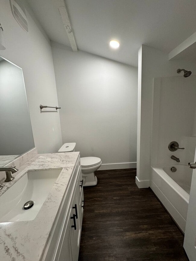 Building Photo - 10054 SW 35th Ave