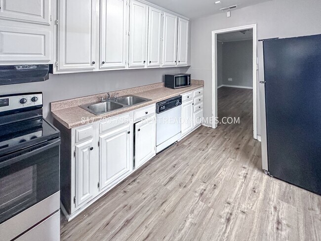 Building Photo - 1316 Rayfield Dr