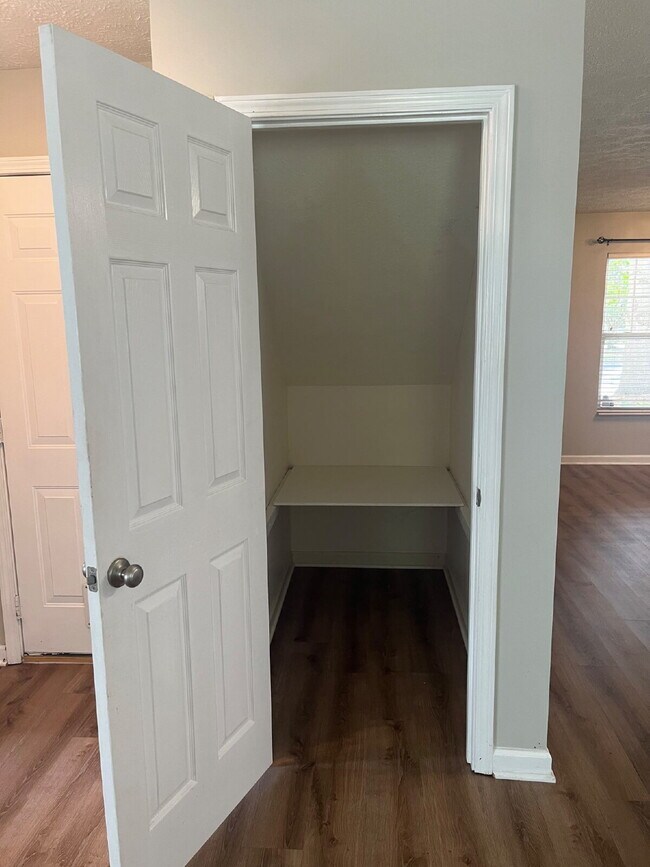 Building Photo - "Spacious 4-Bedroom Gem in Hermitage with 2.5 Baths and 1,824 Sq Ft of Comfort!"