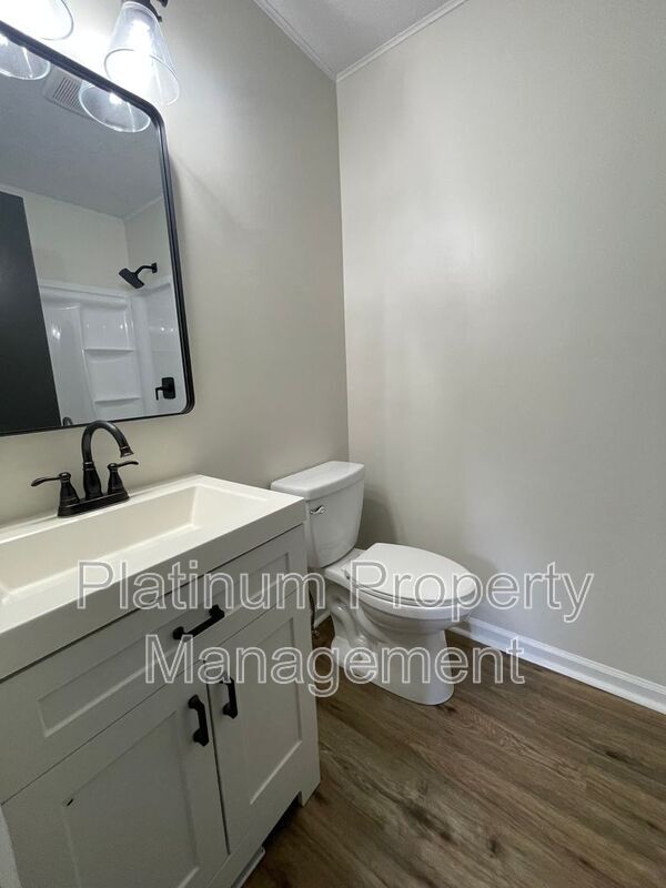 Building Photo - 35 Pecks Creek Ct