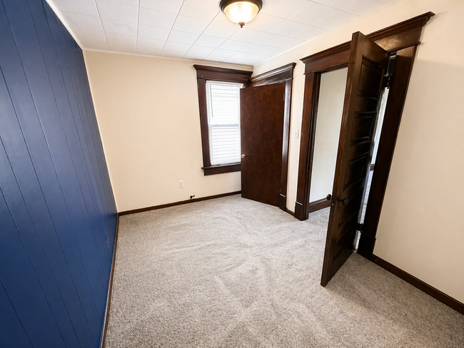 Building Photo - Beautifully Updated 3 Bedroom Home with 2-Car Garage – Prime Columbus Location