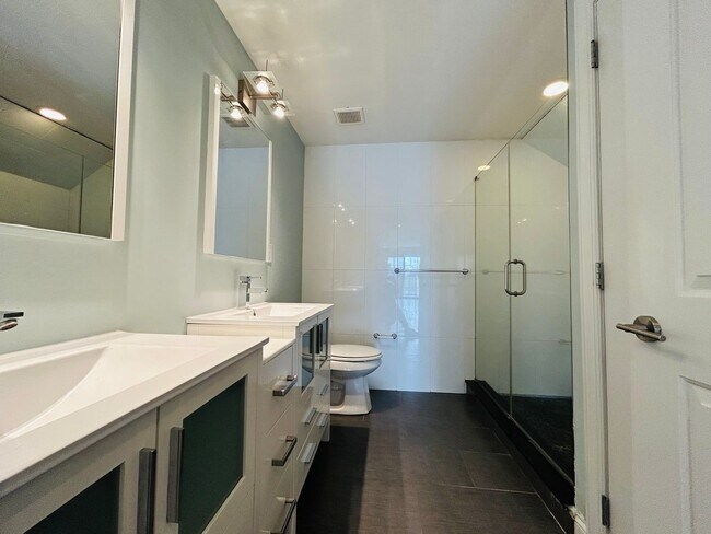 Building Photo - 4525 Fleming St