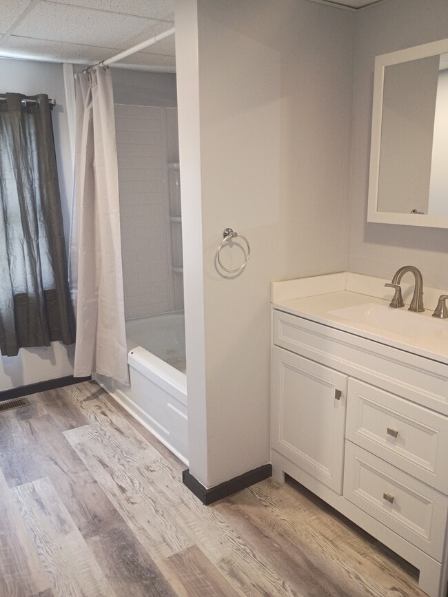 Building Photo - 1024 Guilford St