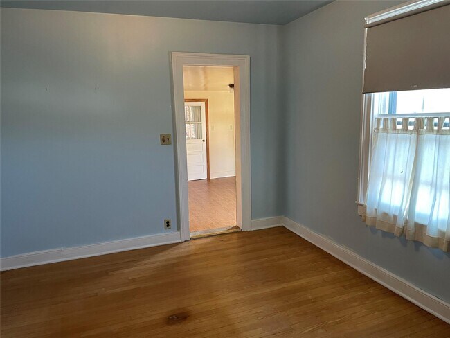 Building Photo - 16 N Remsen Ave