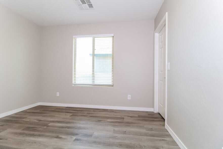 Building Photo - 2741 W Bowker St