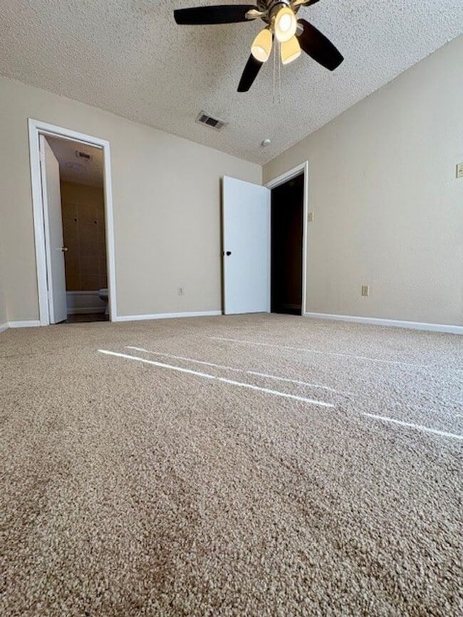 Building Photo - G 100-102 Gruver Circle