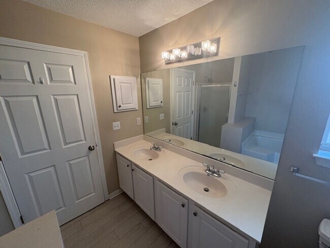 Building Photo - Indian Woods Home with a Cozy Fireplace & Stainless Steel Appliances!