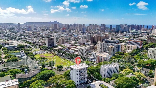 Building Photo - 1710 Punahou St