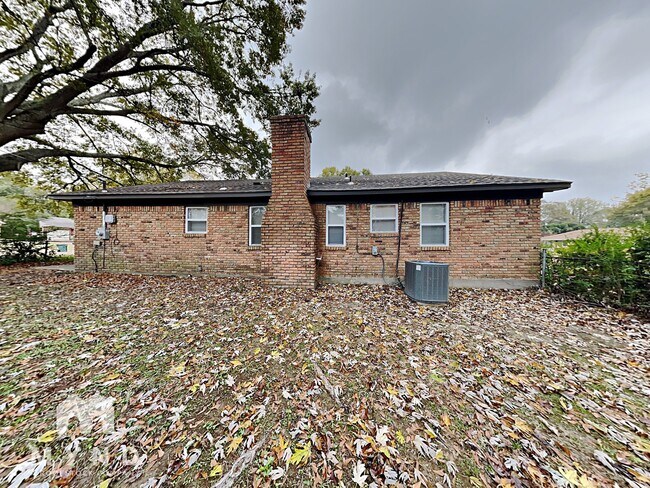 Building Photo - 8206 Whitehead Dr