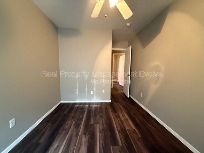 Building Photo - 5021 N 18th Ave