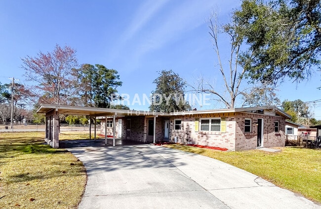 Building Photo - 7671 Vale Dr