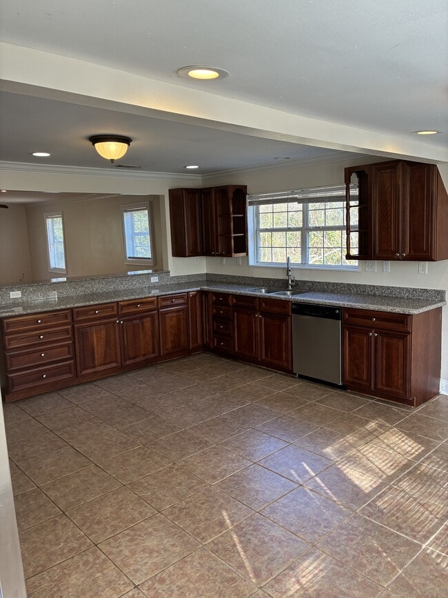 Building Photo - 10214 Marine View Dr