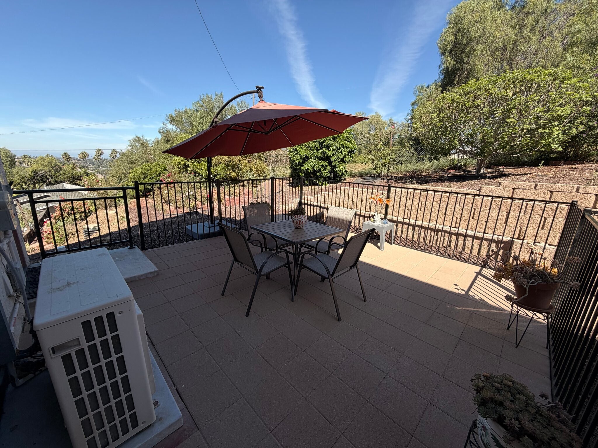 Building Photo - 1946 Monte Vista Dr