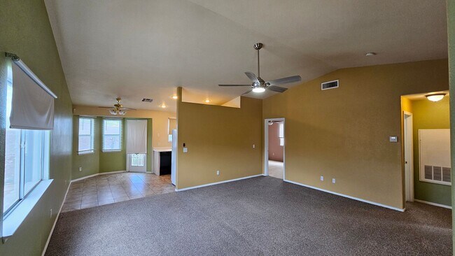 Building Photo - Adorable Condo in Summerhills Community!