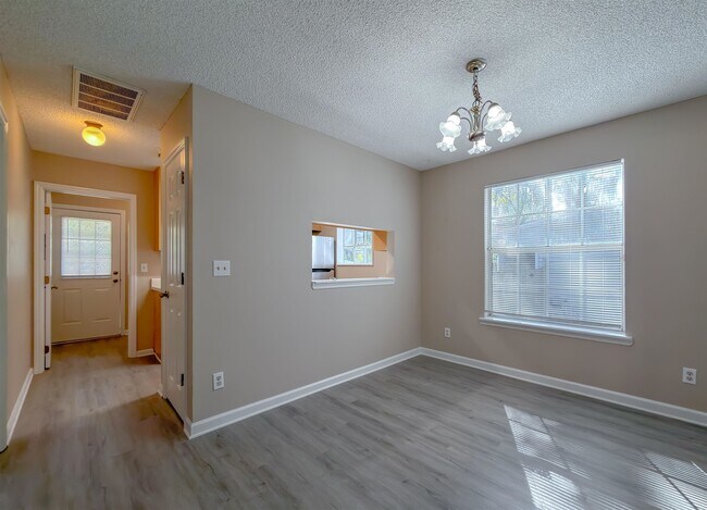 Building Photo - 2415 Talco Hills Dr