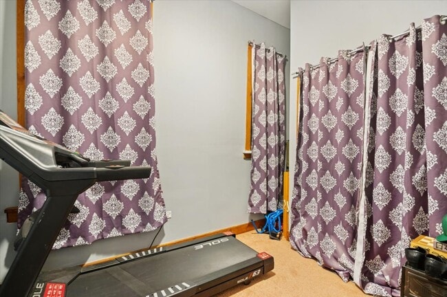 Building Photo - 1448 N Fairfield Ave