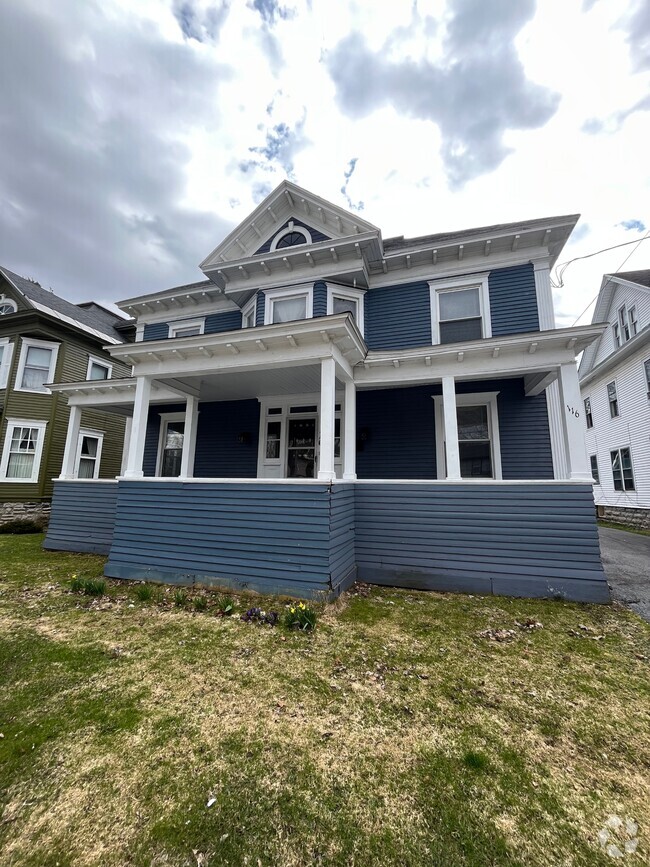 Building Photo - 116 E Flower Ave