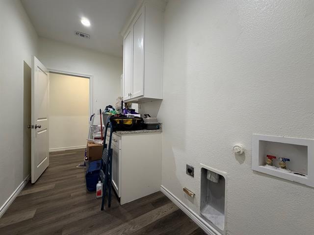 Building Photo - 613 W Parnell St