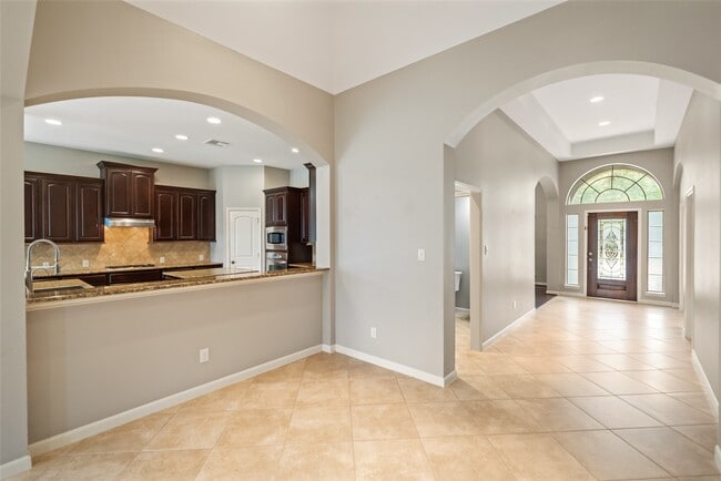 Building Photo - 2818 Red Maple Dr