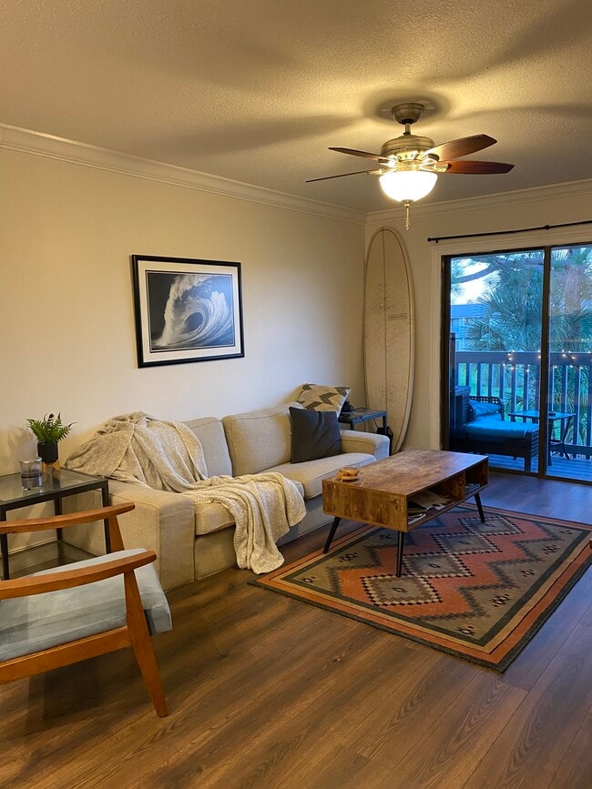 Building Photo - 700 W Pope Rd