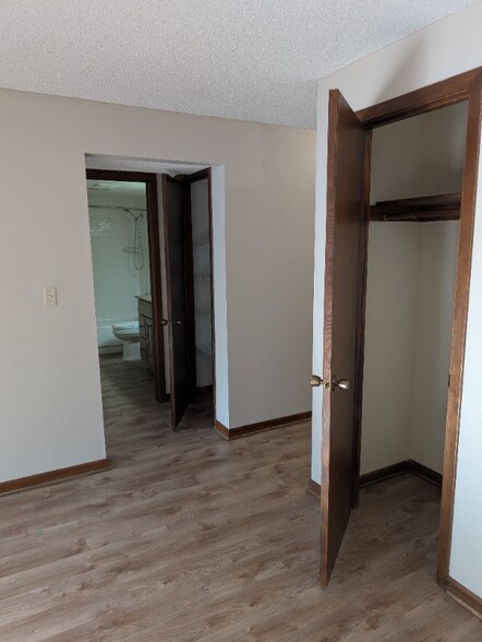 Building Photo - 4207 S 52nd St