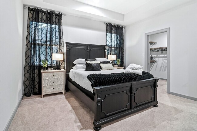 Building Photo - 829 Emile St