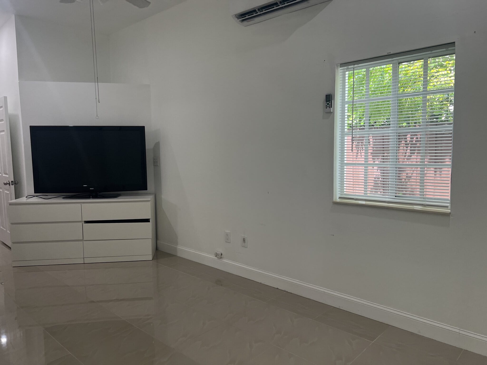 Building Photo - 1412 SW 82nd Ct