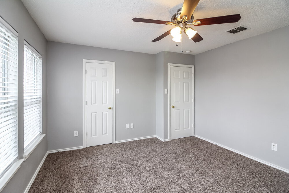 Building Photo - 320 Capricorn St