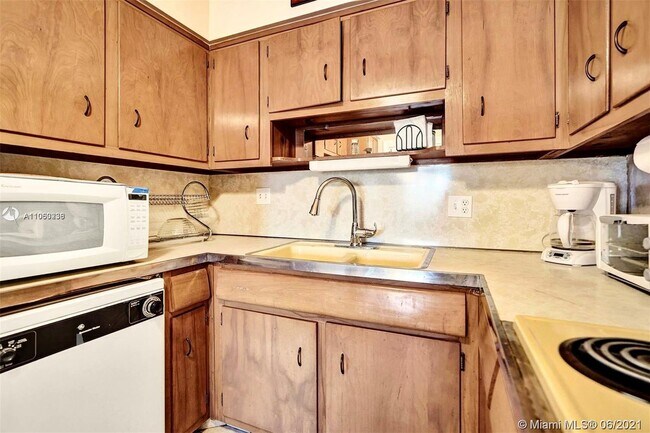 Building Photo - 600 Layne Blvd