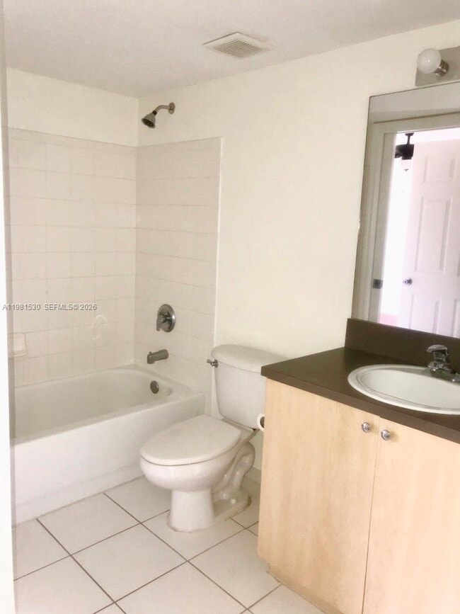 Building Photo - 2991 NE 185th St