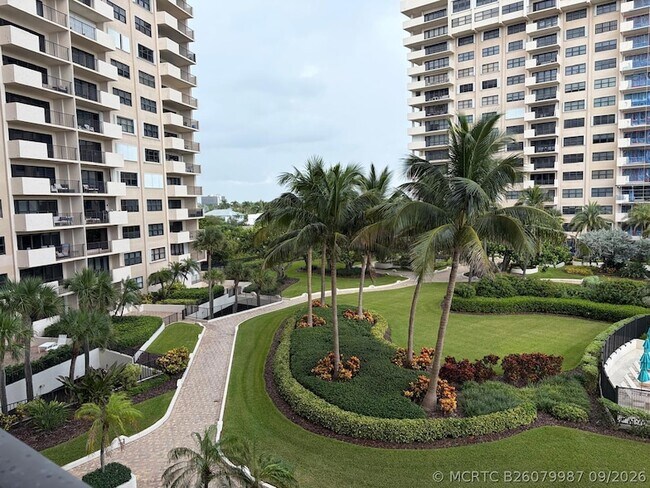 Building Photo - 4900 N Ocean Blvd