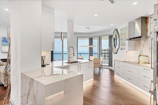 Building Photo - 1211 Gulf of Mexico Dr