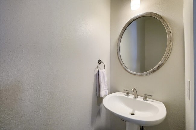 Building Photo - 2437 South Blvd