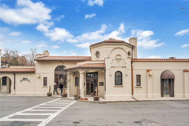 Building Photo - 280 Bronxville Rd