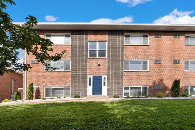 Building Photo - 7508 Sussex Ave
