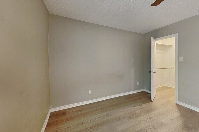 Building Photo - 8550 Fair Oaks Crossing