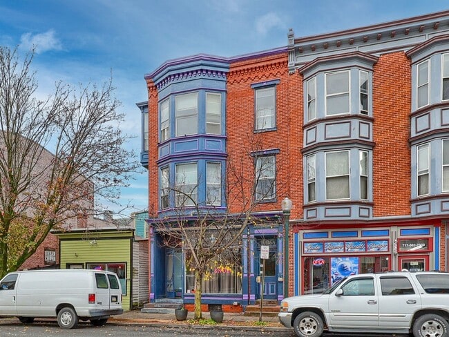 Building Photo - 1006 N 3rd St