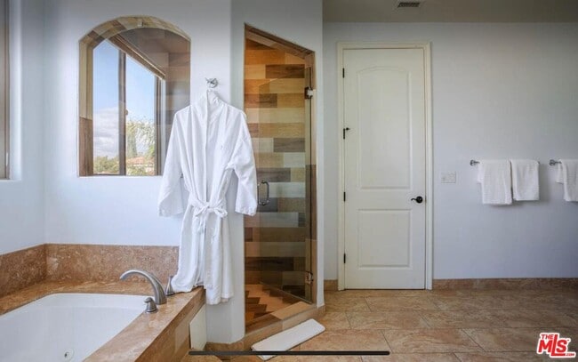 Building Photo - 19246 Liam Ln