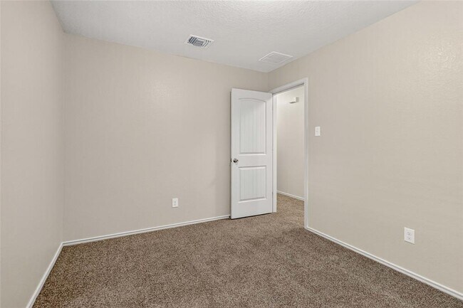 Building Photo - 182 Tallow Trl