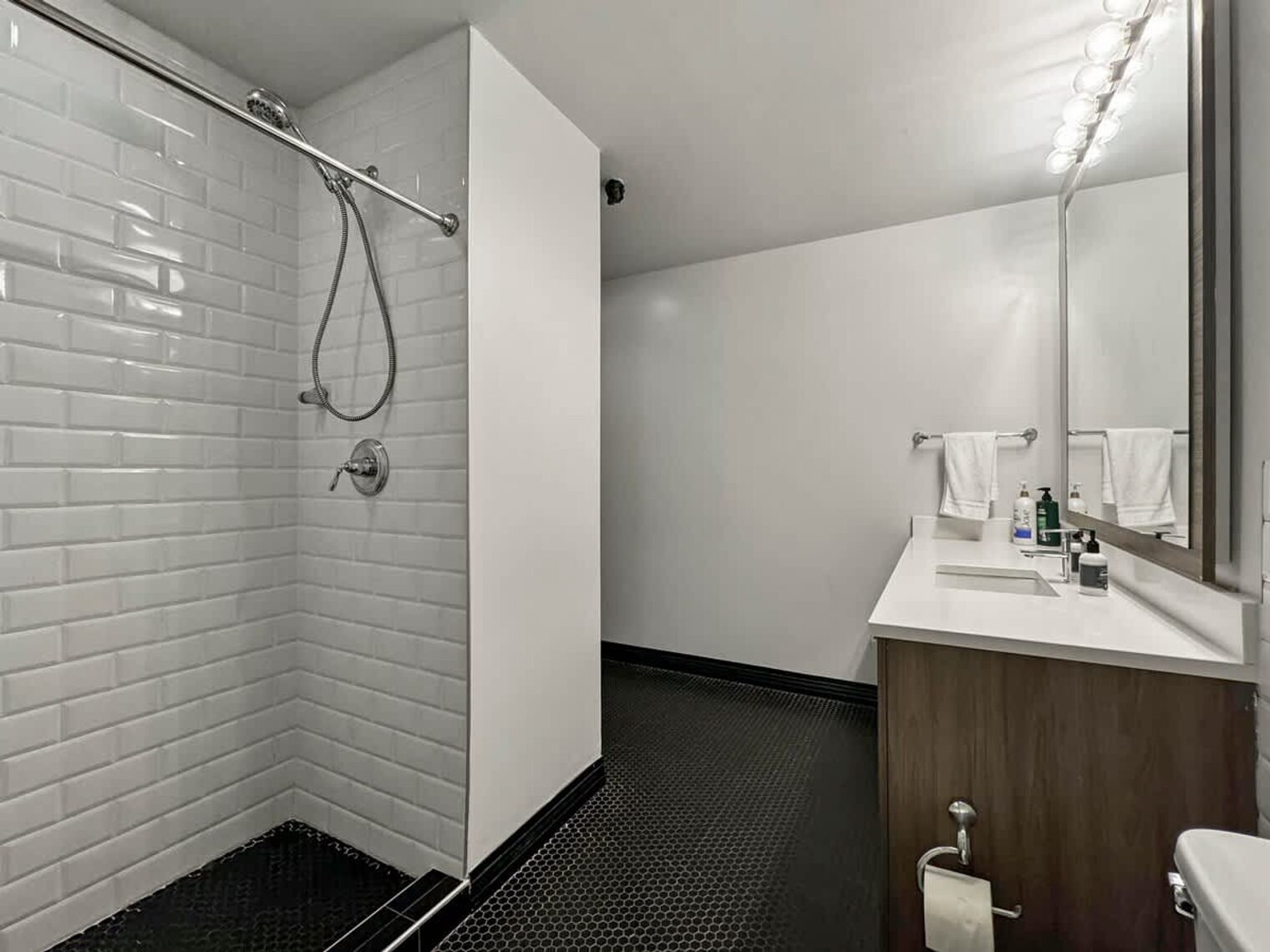 Building Photo - 500 S Ervay St