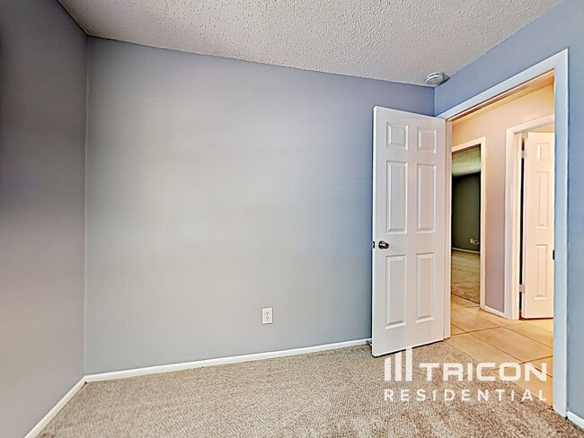 Building Photo - 1631 Spring Lake Dr