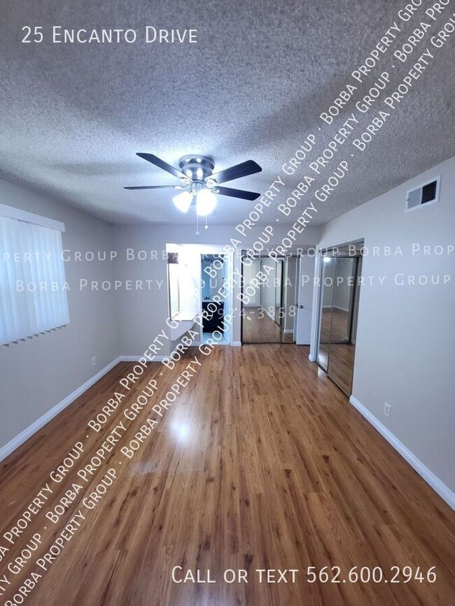 Building Photo - 25 Encanto Dr