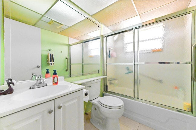 Building Photo - 669 Saxony Trail