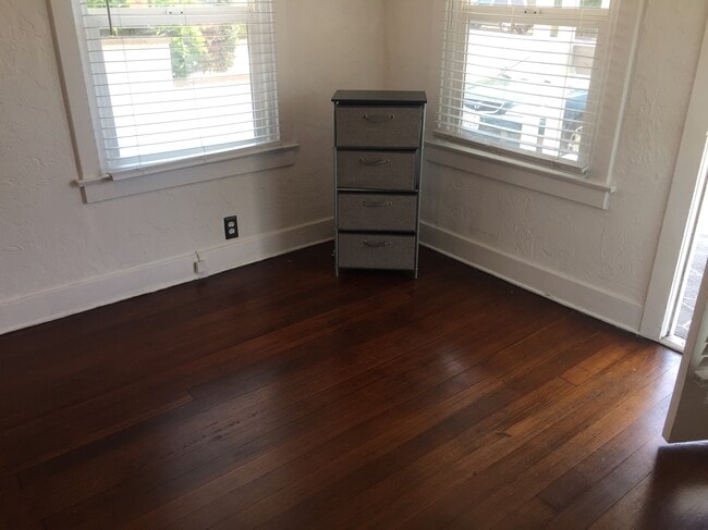 Building Photo - 104 N Guadalupe Ave