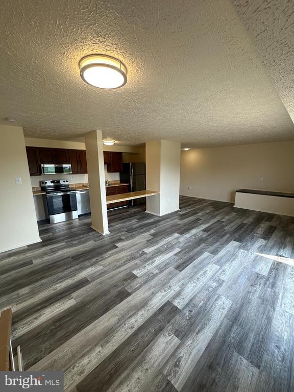 Building Photo - 550 Heather Ridge Dr